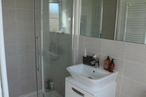 EN SUITE SHOWER ROOM
