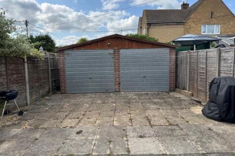 DOUBLE GARAGE