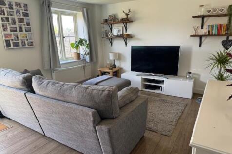 SITTING/DINING ROOM