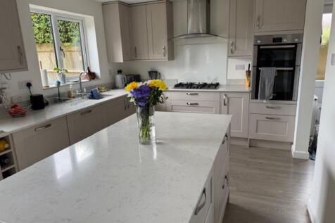 KITCHEN/DINING/FAMILY ROOM