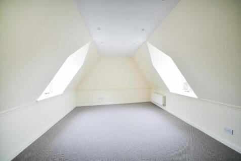 SITTING/DINING ROOM