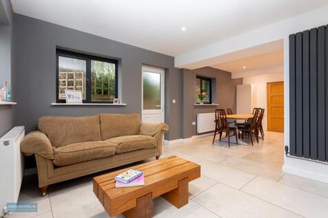 Seating Area / Dining Room