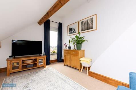 2nd Floor Living Area