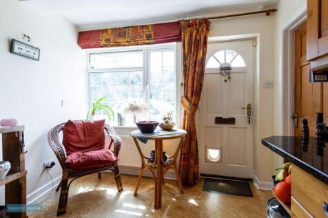 Entrance / Kitchen