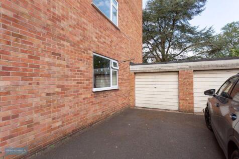 Garage/Parking