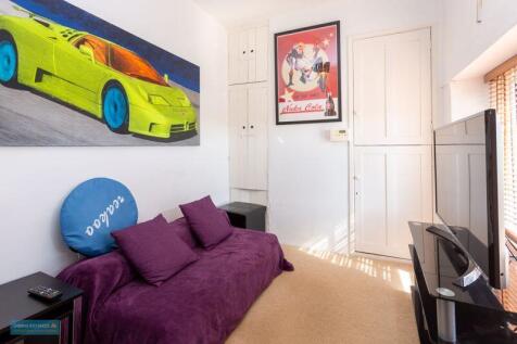 Phoenix House - Bedroom