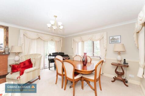 Sitting/Dining Room