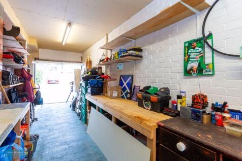 Garage / Workshop