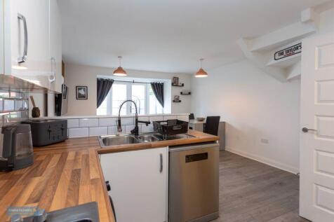 Kitchen/Diner/Sitting Area