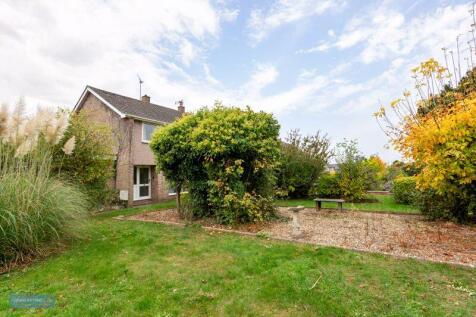 Front Garden/ Entrance