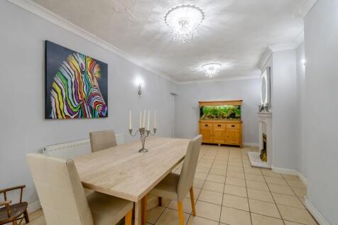 Dining/family room