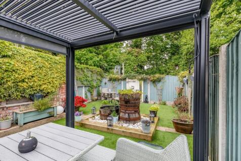 Garden to rear