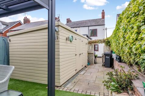 Garden to rear