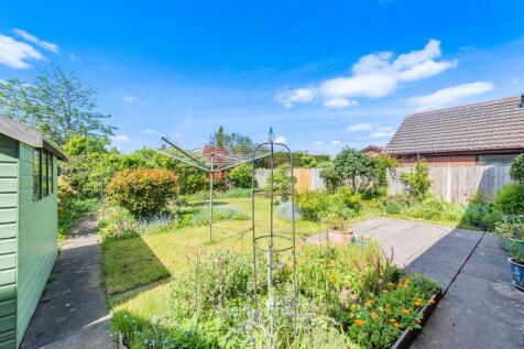 Garden to rear