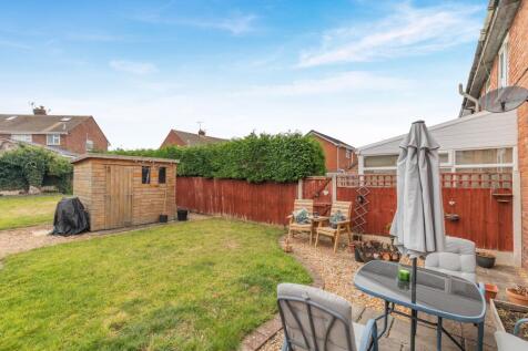 Garden to rear