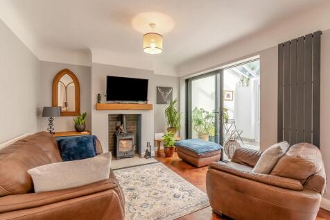 Lounge/ dining room