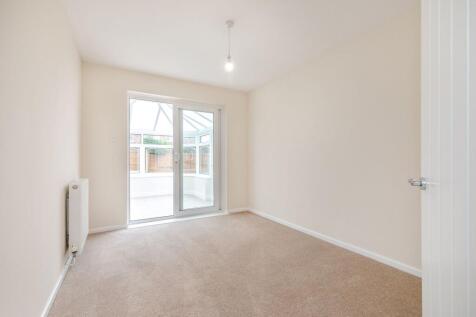 Dining Room / Bed 2