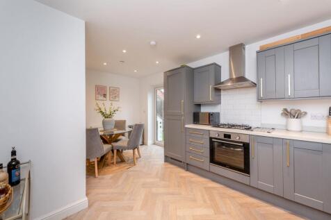 Kitchen/ dining room