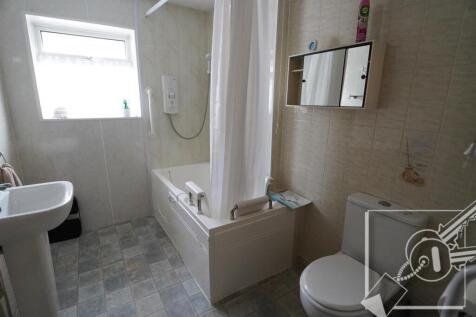 BATHROOM:
