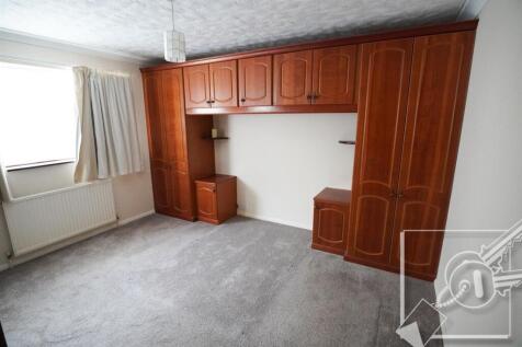 BEDROOM 2: