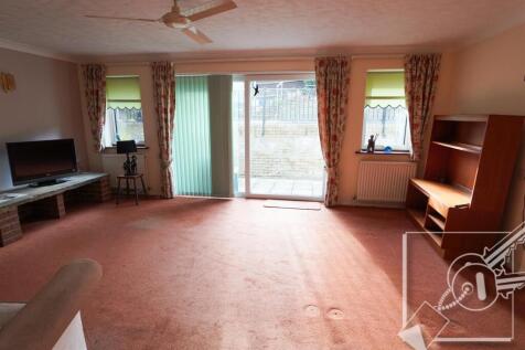 LOUNGE: