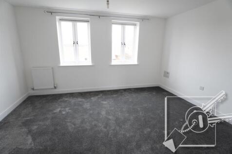 LOUNGE/BEDROOM: