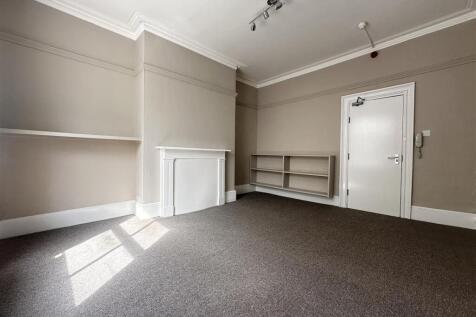 Lounge/ bedroom
