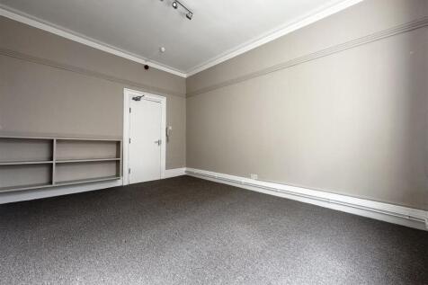 Lounge/ bedroom
