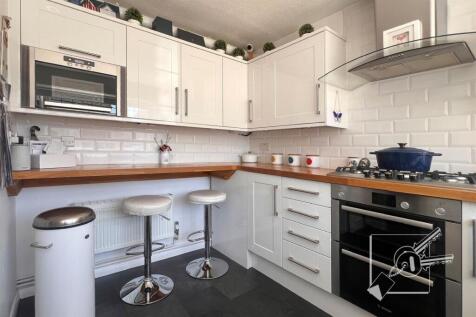 KITCHEN: