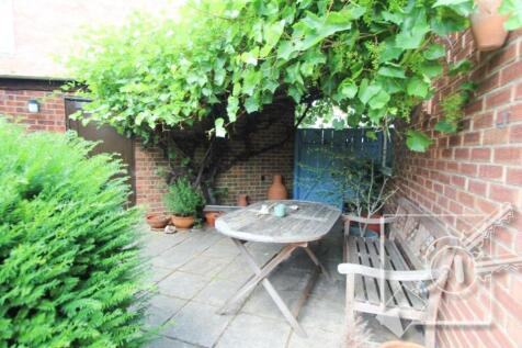 3.patio area.jpg