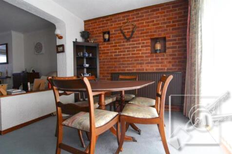 8. dining area.jpg