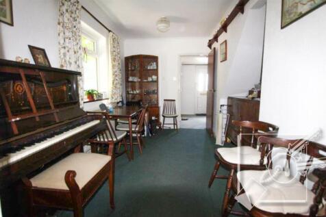 9. Family room.jpg