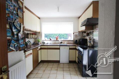 10. kitchen.jpg