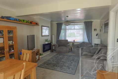 lounge/dining