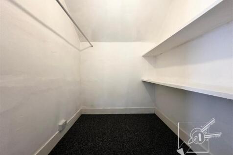 Walk-in Wardrobe