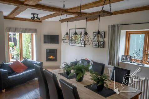 Dining/Sitting Area