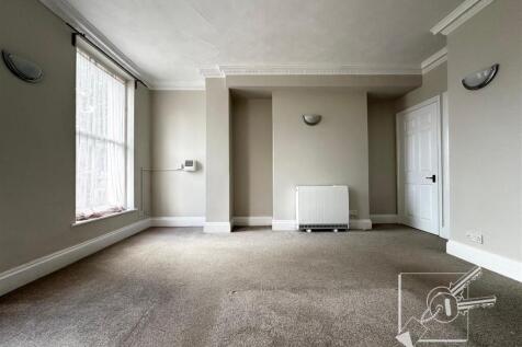 Living Room/ Bedroom