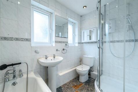87FensWay- Bathroom.jpg