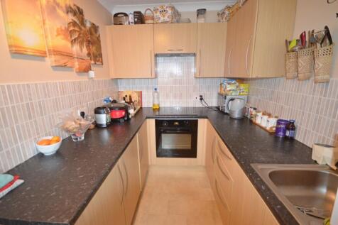 Kitchen - Flat in Bi