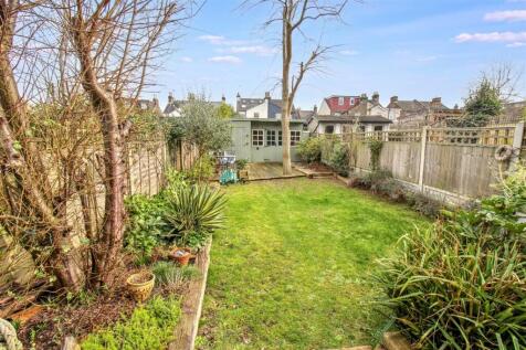 Rear Garden 2.jpg