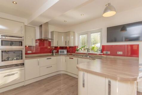 Kitchen close up.jpg