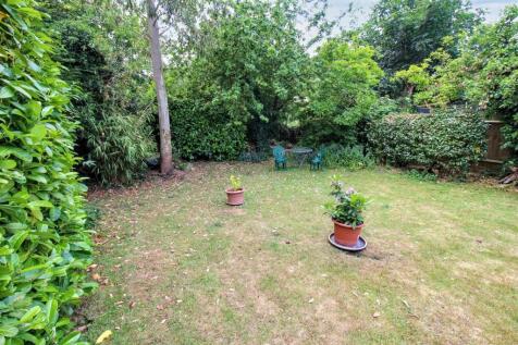 Rear Garden 2.jpg