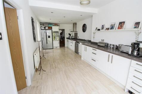 Kitchen Breakfast Room 3.jpg