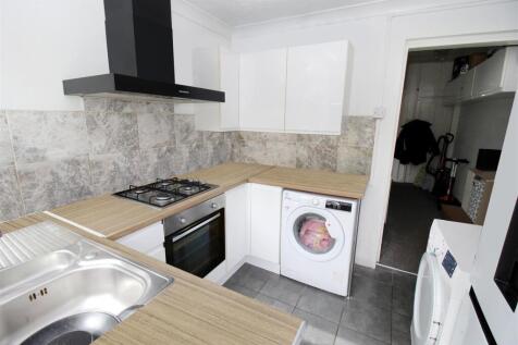 Kitchen 1.jpg