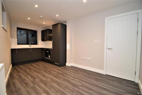 Flat 2, 2 Chapel Road (3).JPG