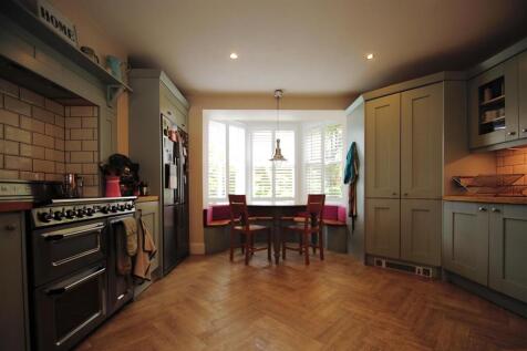 Kitchen 2.jpg
