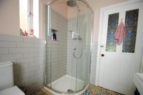 First Floor Bathroom 3.jpg