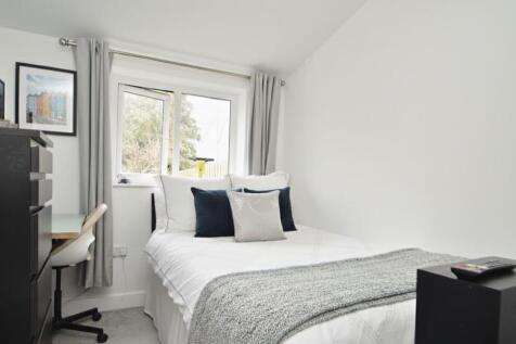 Bedroom 5 edited.jpg