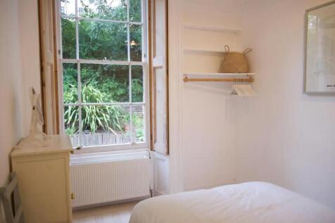 83 C B Bedroom (2).jpg