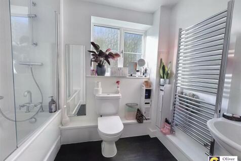 bathroom1 (4).jpg